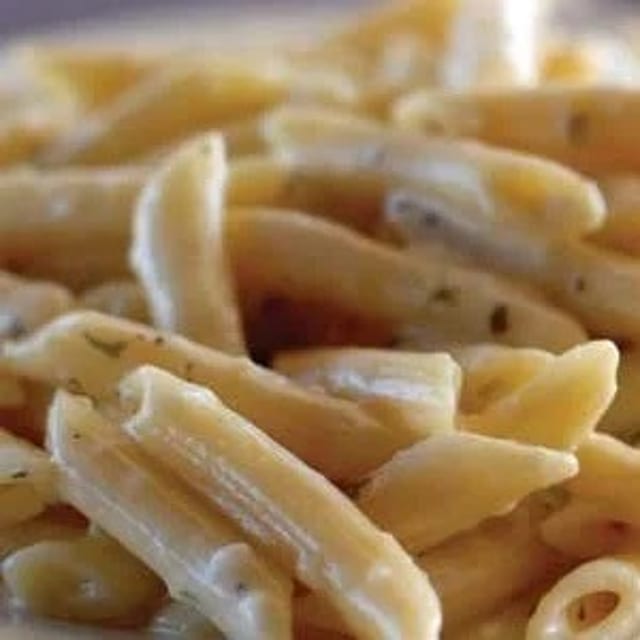 Large Pan Penne with Alfredo (Feeds 12-18).