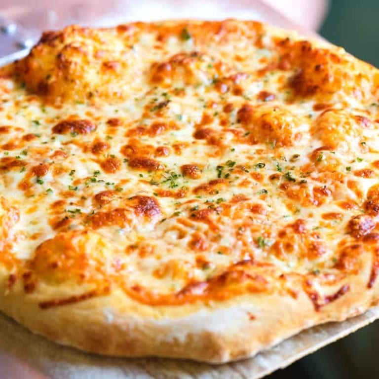 Buffalo Chicken Pizza: A Spicy Italian Favorite